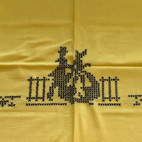 VINTAGE LINEN CROSS STITCH CARD TEA TABLE CLOTH w/4 napkins Mustard/Gold - Picture 2 of 9